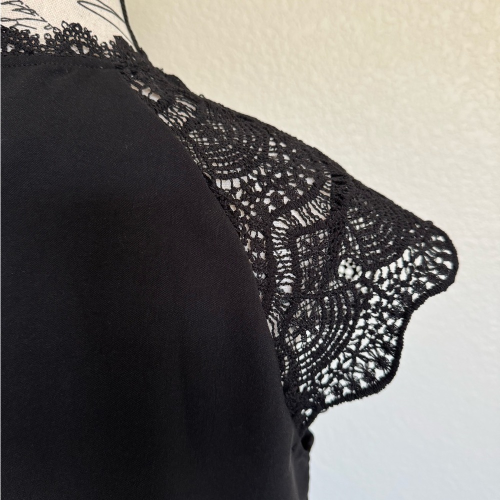 Elegant Black Lace Women's Top - Picture 9 of 9